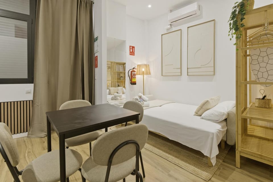 Bed, Living room, Photo of the whole room, Seating area, Bedroom, air conditioner