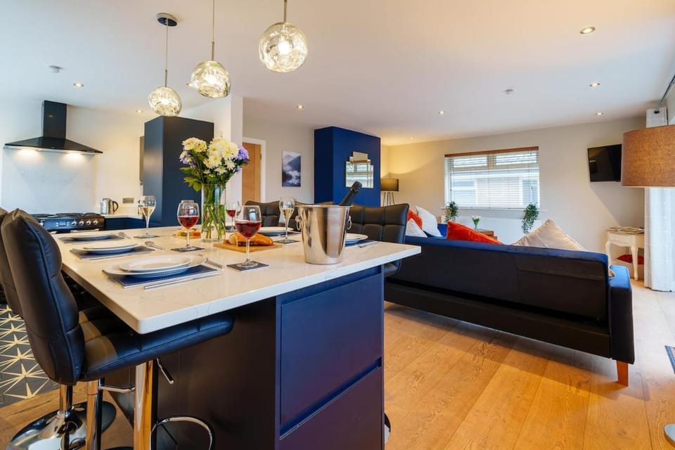 Kitchen or kitchenette, Living room, Dining area