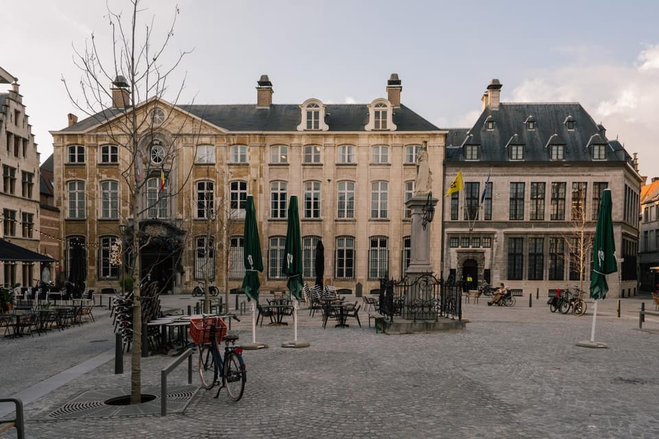 Nearby landmark, Day, Neighbourhood, Location