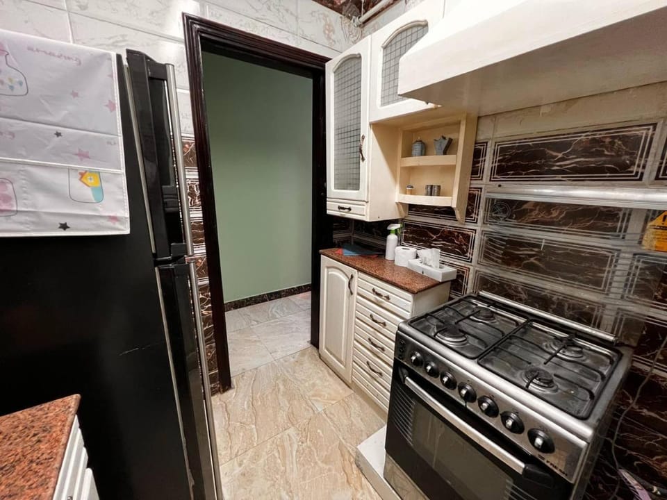 Large Nile View apartment 2 Rooms Air-con Downtown Apartment in Red Sea Governorate