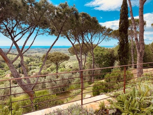 Podere Il Castellaccio Farm Stay in Tuscany
