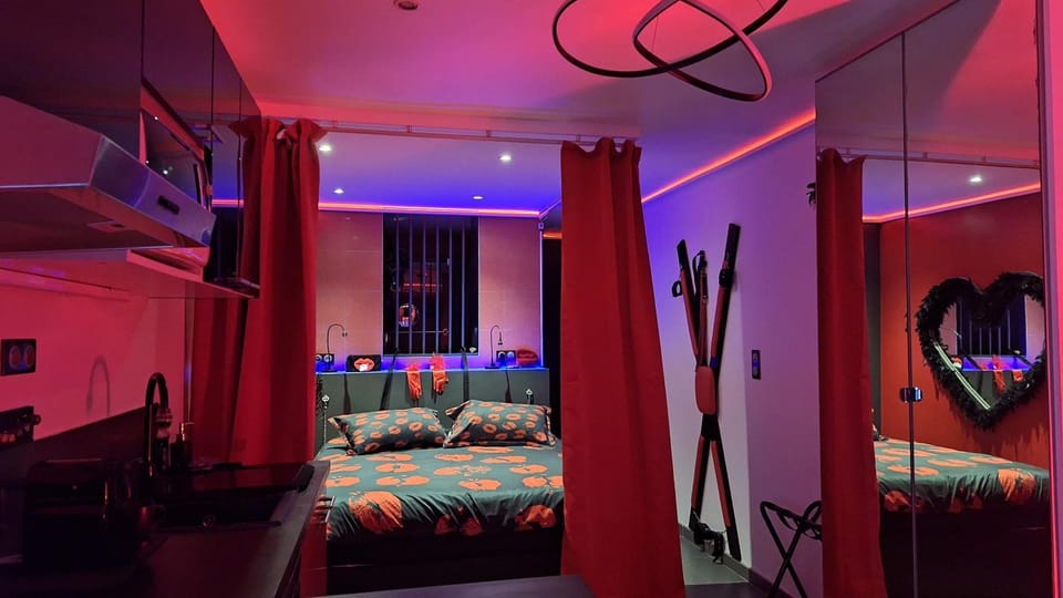 Bed, Photo of the whole room
