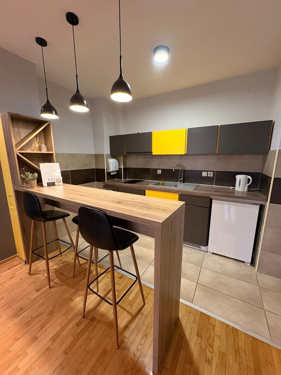 Kitchen or kitchenette, Dining area, oven, stove