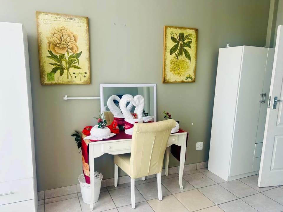 Ocean View Penthouse - Panoramic Ocean View 8 Guests Apartment in Port Elizabeth