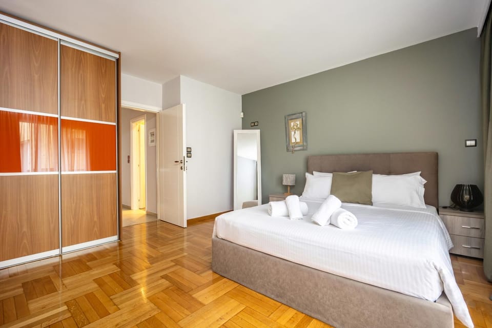 Bed, Photo of the whole room, Bedroom, towels, wardrobe