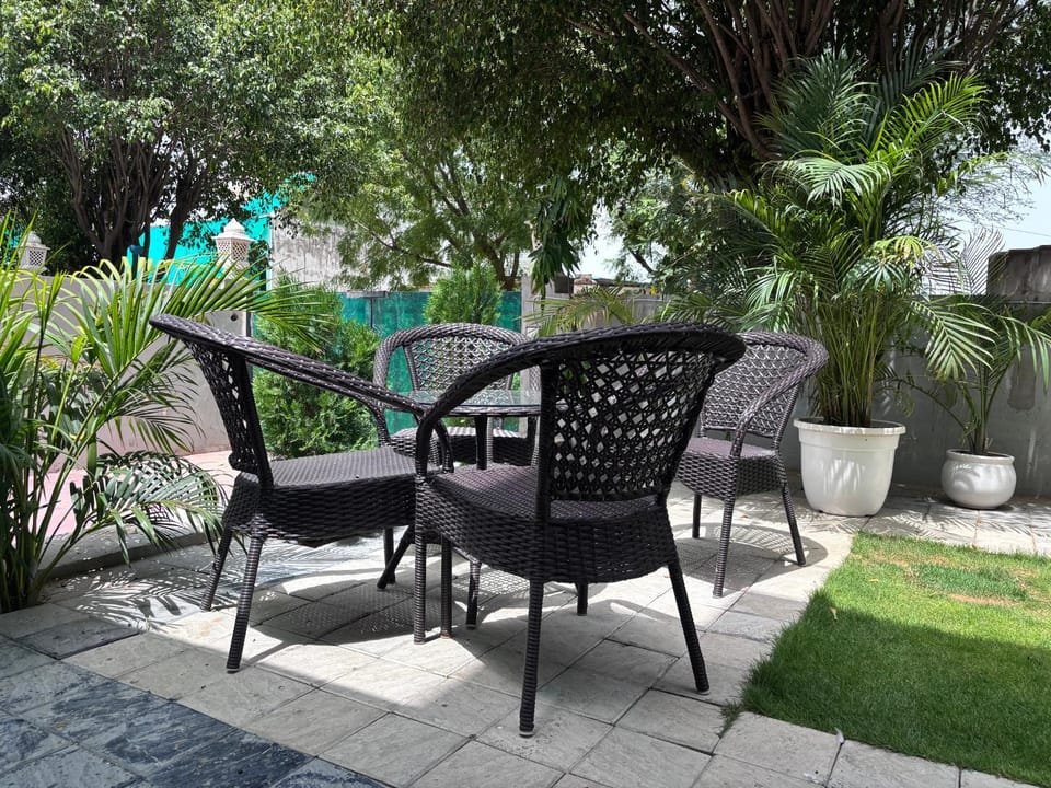 Garden, Seating area
