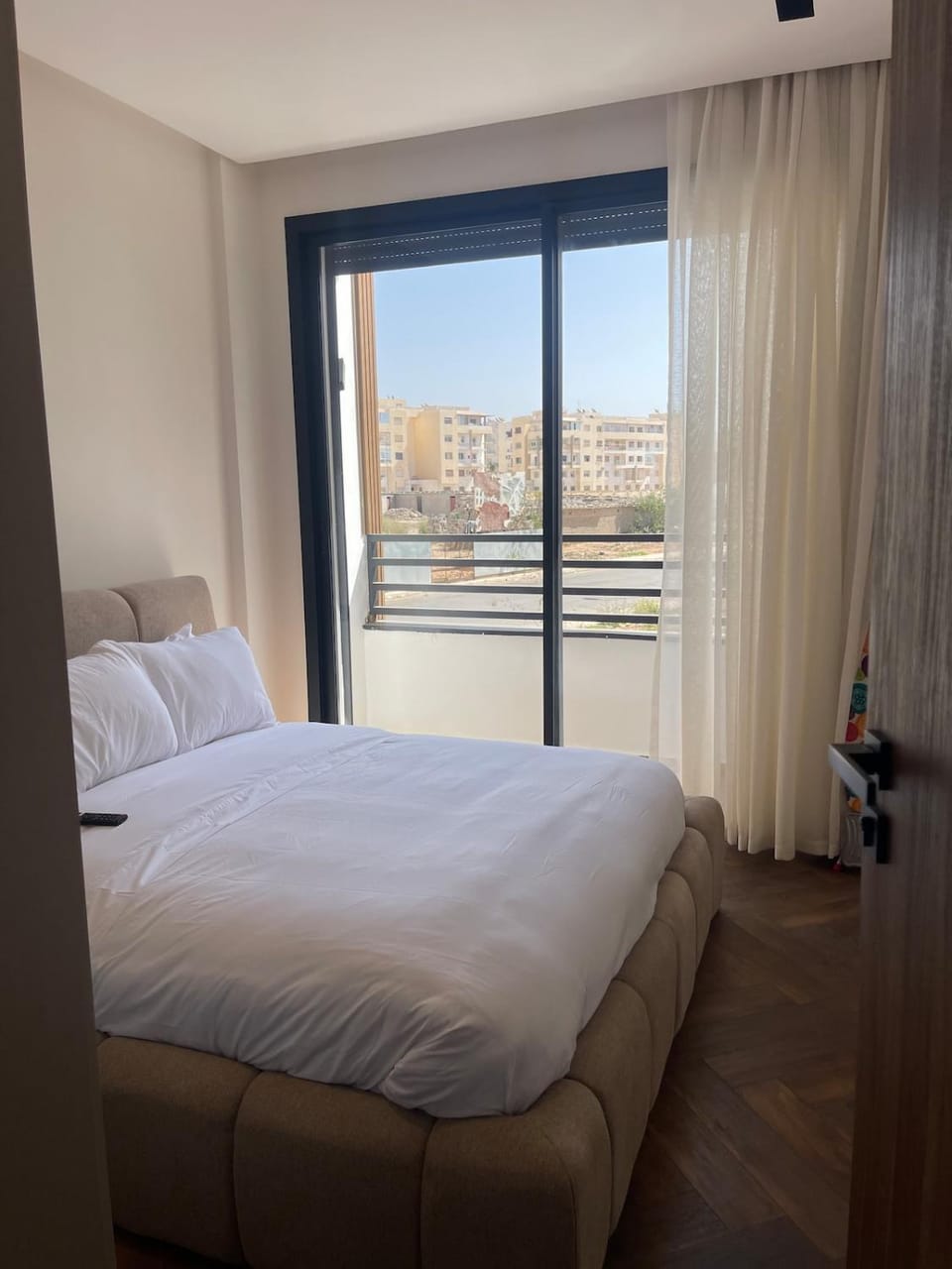 Modern 1BR Apt ,Secure ,Balcony, Fiber WiFi & AC Apartment in Agadir