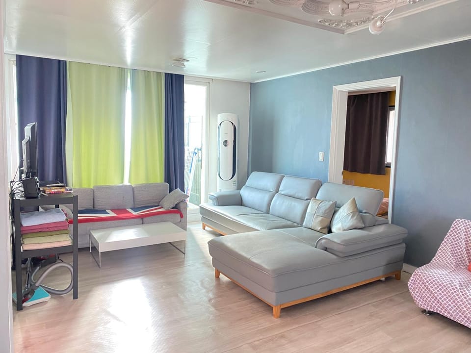 LOCAL STAY Seoul Station 10min car Forest Trail Apartment in Seoul