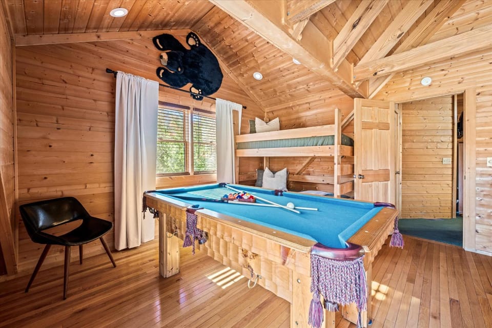 Smoky Mtn Escape - Hot Tub - Game - Loft Views House in Sevier County