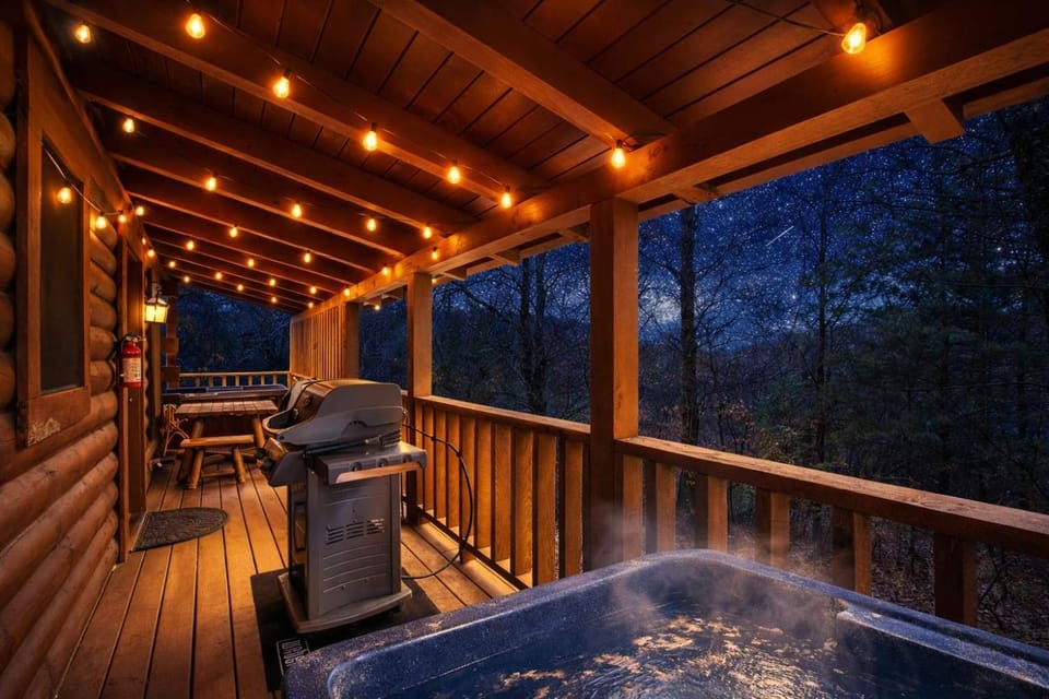 Smoky Mtn Escape - Hot Tub - Game - Loft Views House in Sevier County
