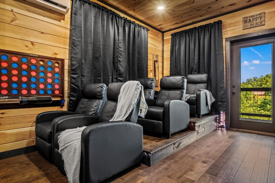 Peaceful Mtn Views-Theater-Games-Hot Tub-Firepit House in Sevier County