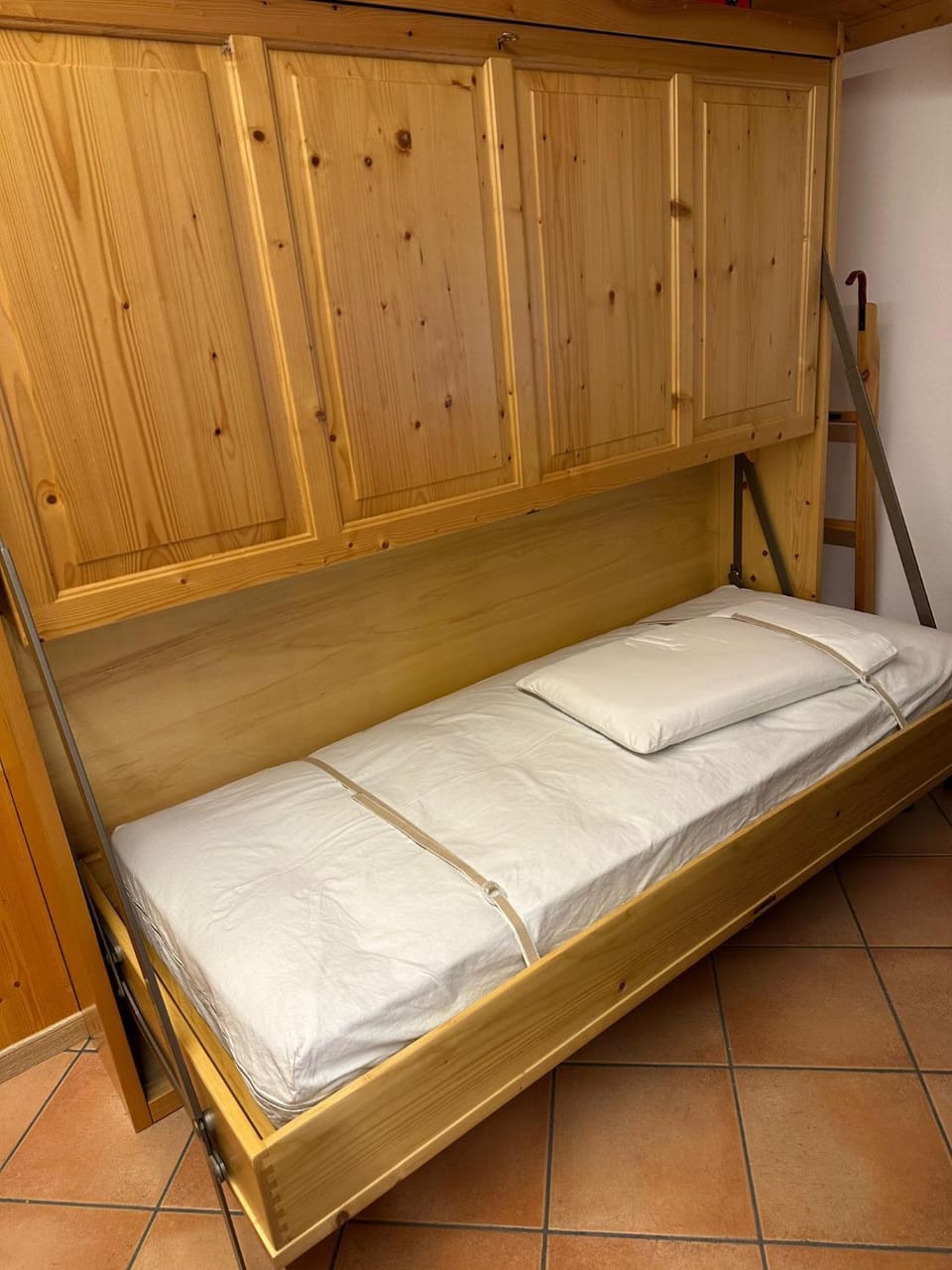 Bed, bunk bed