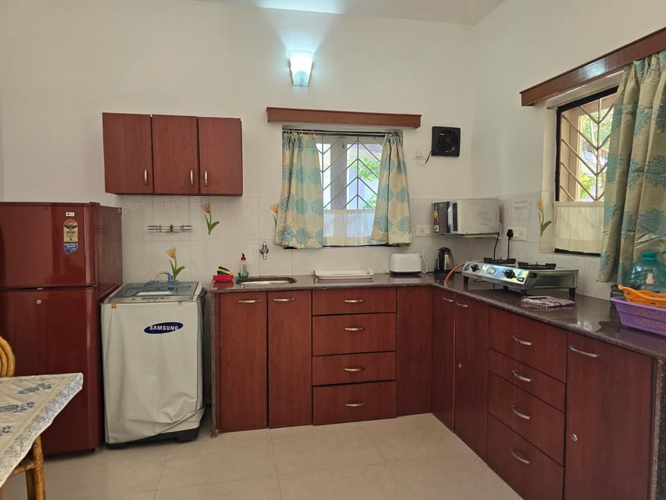 Kitchen or kitchenette, oven, stove