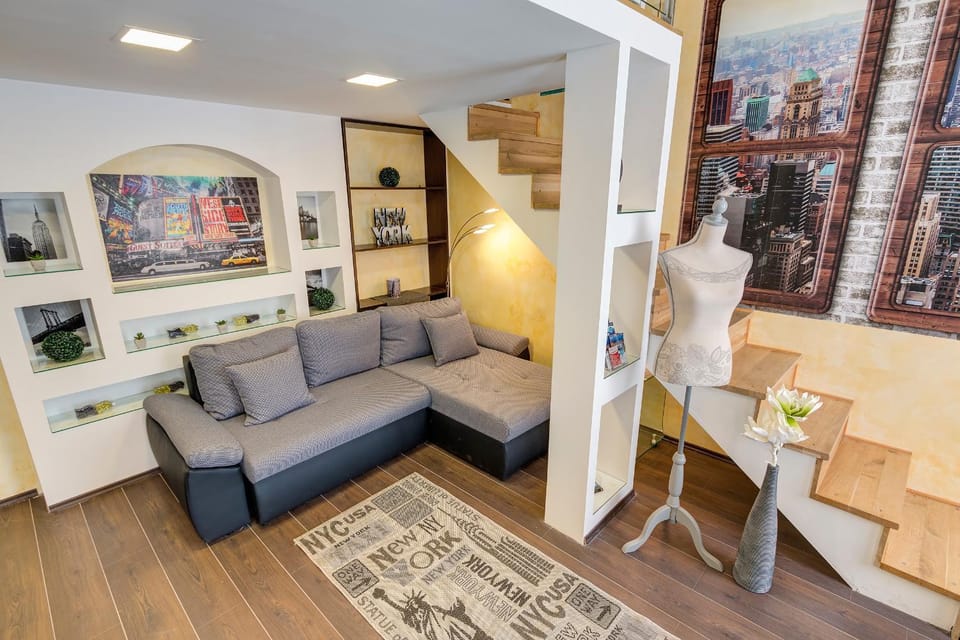 Living room, Seating area