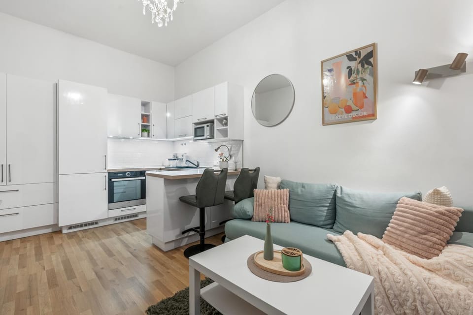 Kitchen or kitchenette, Living room, Dining area, oven