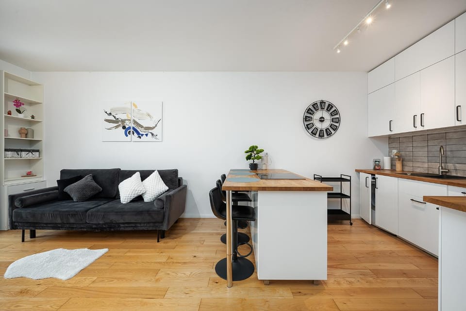 Living room, Seating area, Dining area, stove