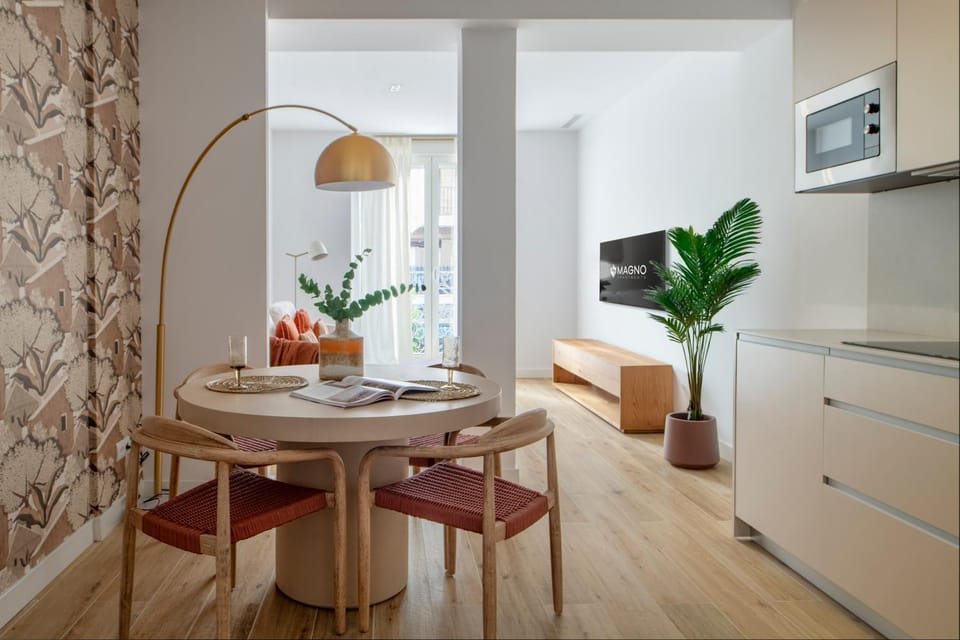 Dining area, kitchen