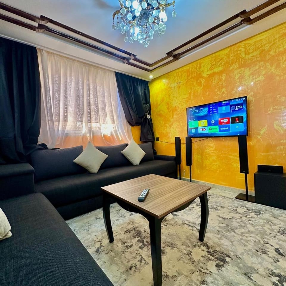 Communal lounge/ TV room, TV and multimedia, Living room, Seating area, Evening entertainment