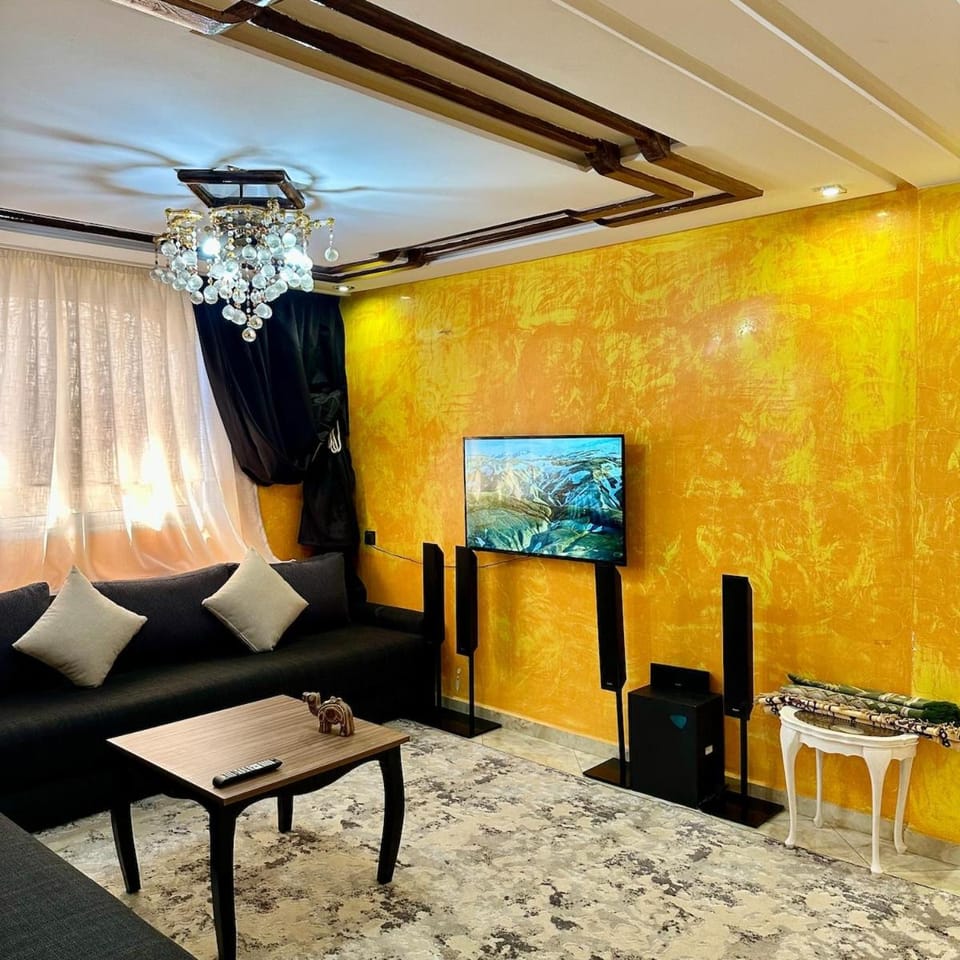 Communal lounge/ TV room, TV and multimedia, Living room, Seating area, Evening entertainment