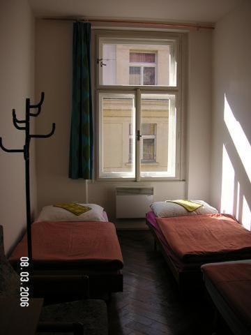 Day, Photo of the whole room