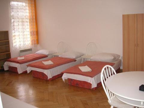Day, Photo of the whole room