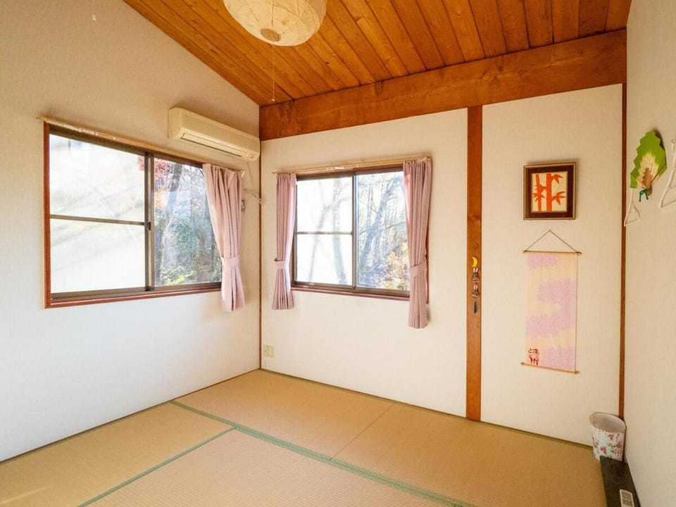 Beautiful Nasu, the center of Nasu, Up to 12 people, 3 bedrooms, BBQ on the deck House in Japan