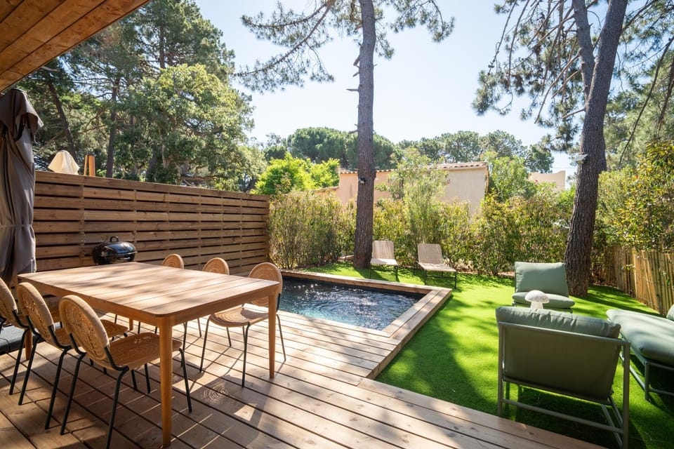 Patio, Swimming pool