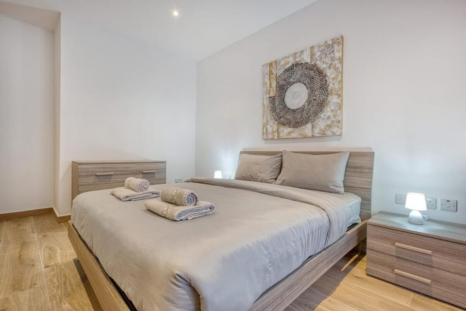 Modern 2 Bedroom Apartment in the Heart of Sliema Apartment in Sliema
