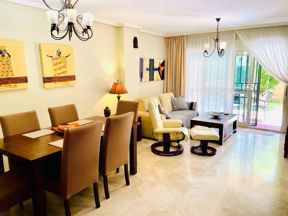 Living room, Dining area