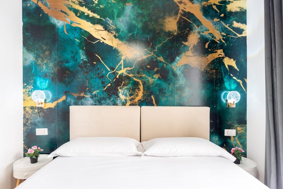 Bed, Photo of the whole room, Decorative detail, Bedroom