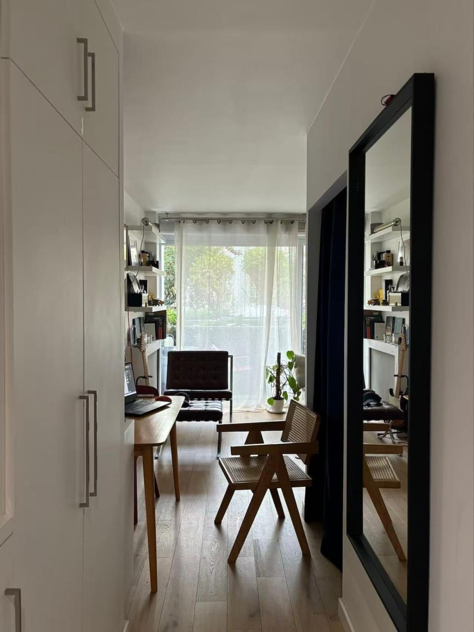 Design & Quiet Apartment with Garden View, Paris Xeme Apartment in Paris