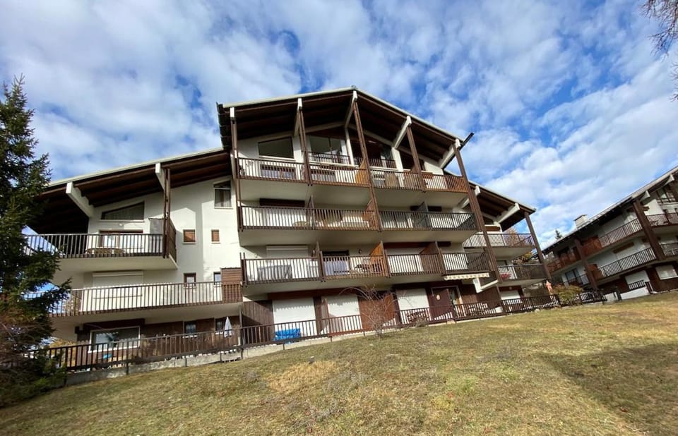 Magnifique Duplex Centre Valberg Terrasse plein sud Garages Apartment in Piedmont