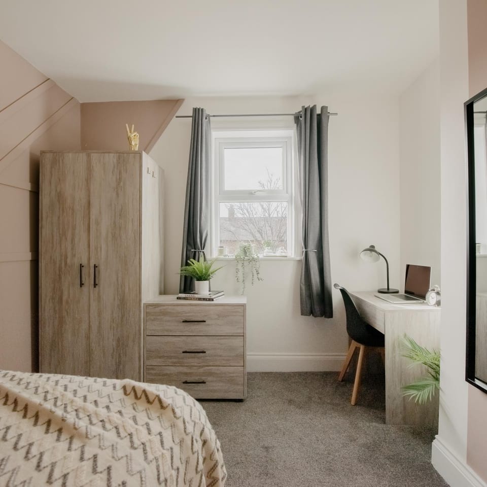 Bed, Bedroom, wardrobe