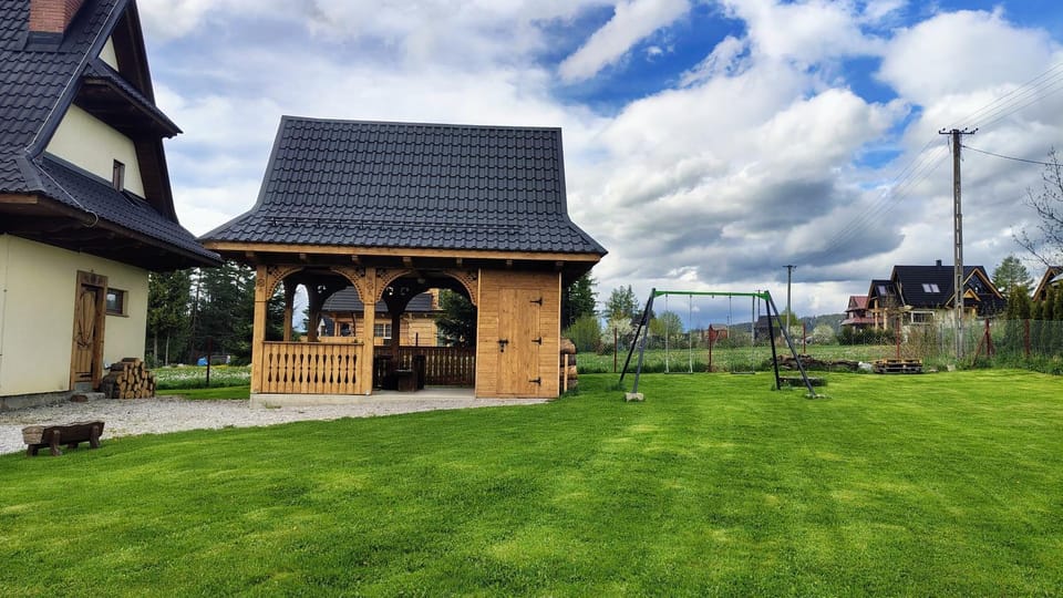 Property building, Garden, Garden view