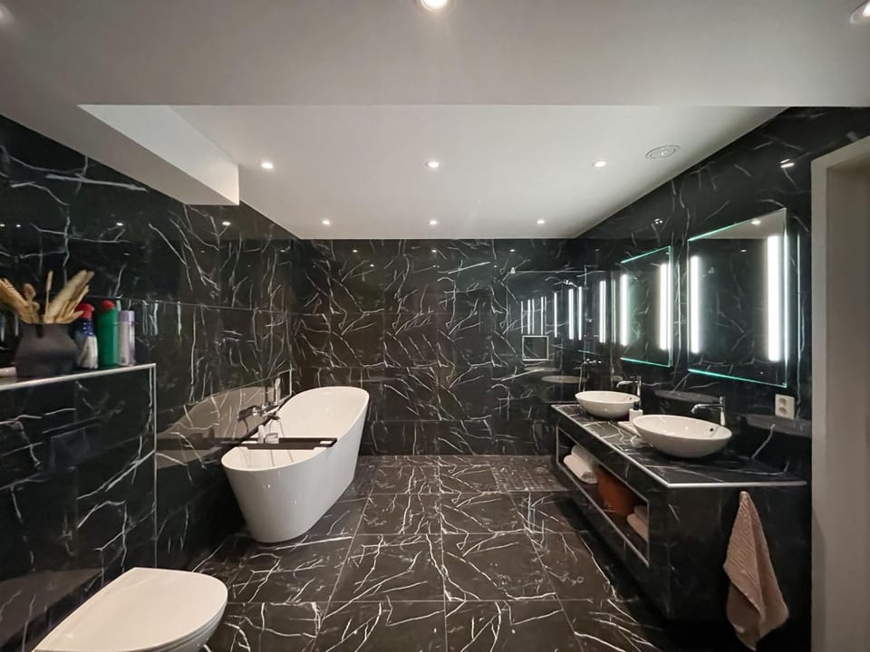 Bathroom, Bath