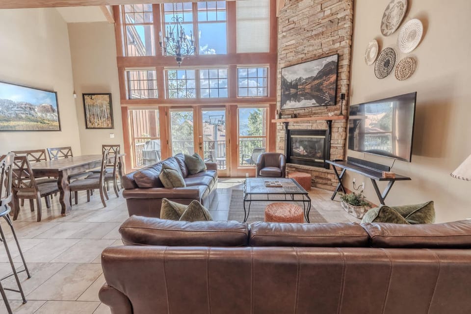 Elkpoint 3-True Ski-In Ski-Out Family Villa House in Purgatory