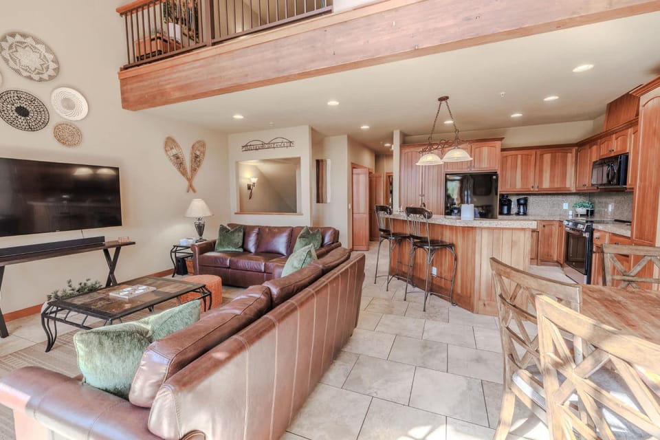 Elkpoint 3-True Ski-In Ski-Out Family Villa House in Purgatory
