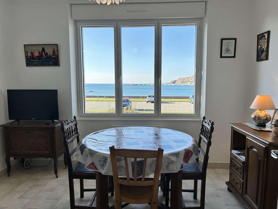 539 - Appartement T2 avec vue splendide sur la mer Apartment in Brittany