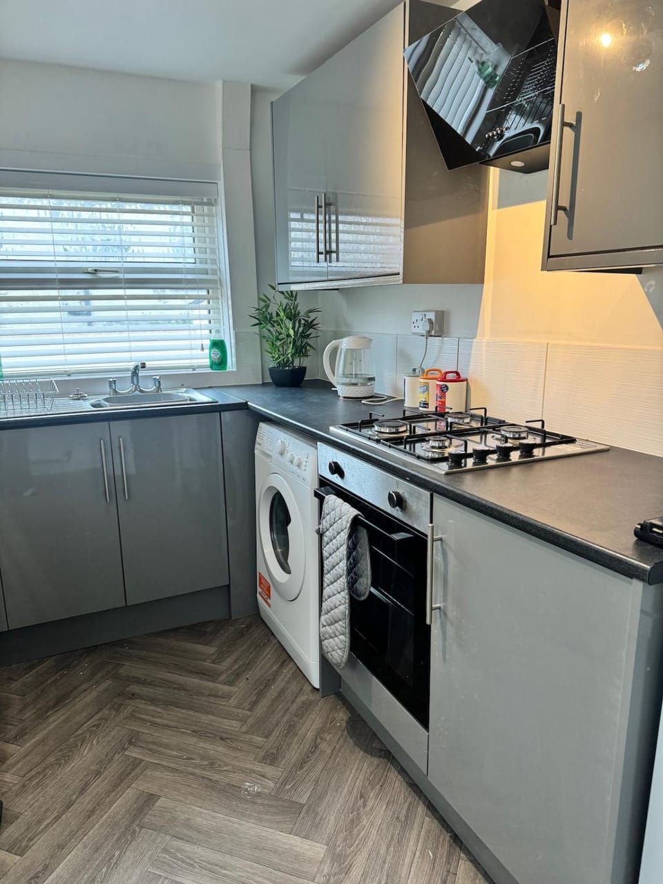 Kitchen or kitchenette, stove