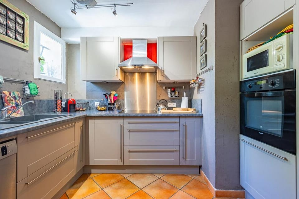 Villa A l'ombre du Géant climatisée piscine pour 8 personnes House in Bédoin