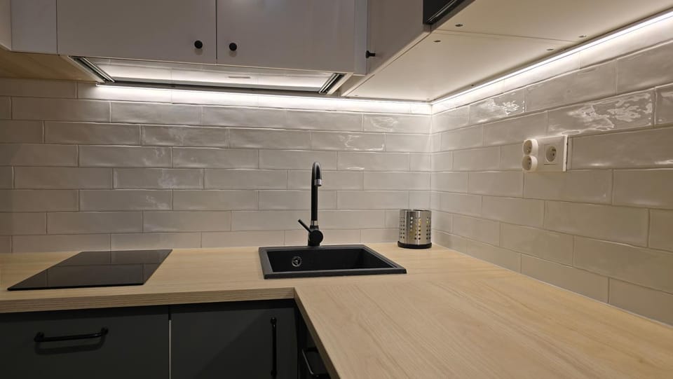 Airport Friendly Studio Apartment in Poland