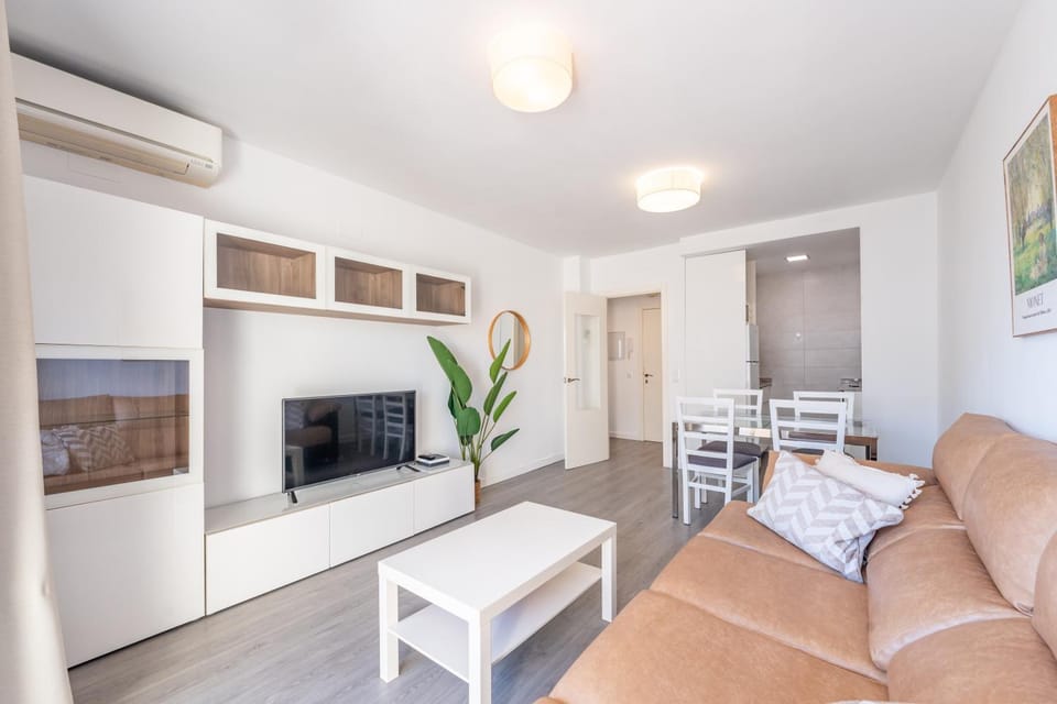 TV and multimedia, Living room, Dining area, air conditioner