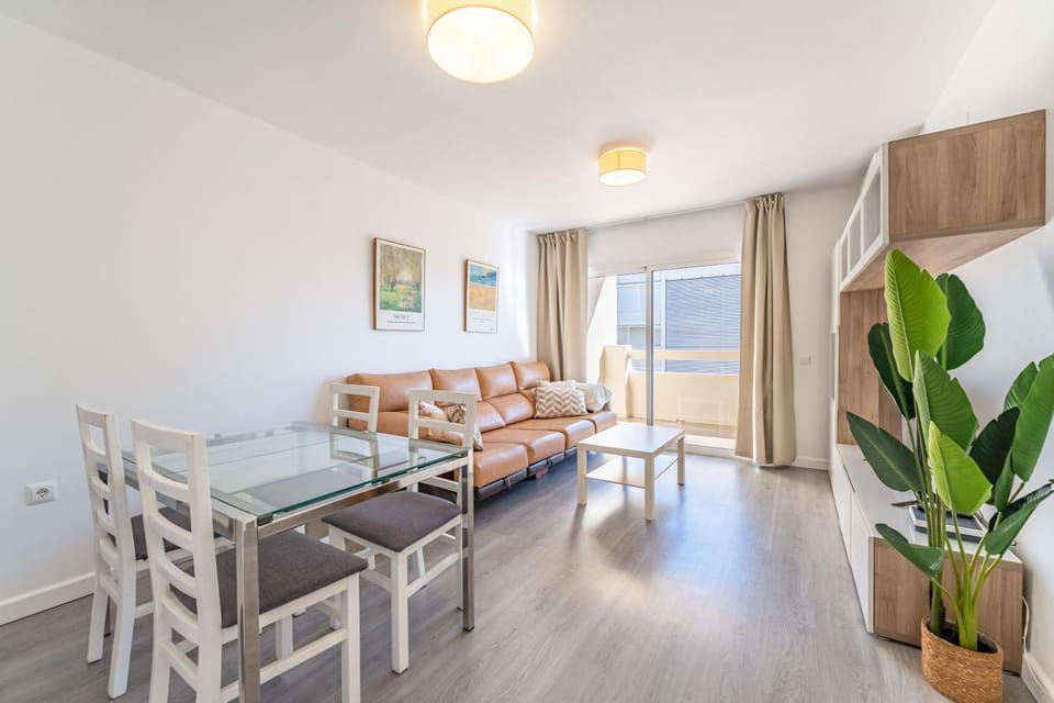 TV and multimedia, Living room, Dining area, air conditioner