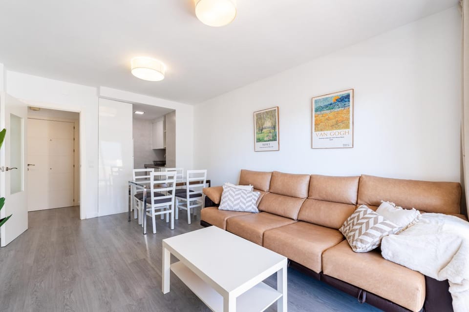 TV and multimedia, Living room, Dining area, air conditioner