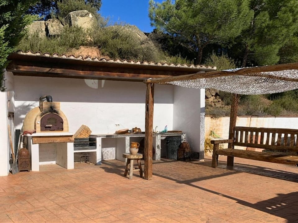 Off site, BBQ facilities, Balcony/Terrace