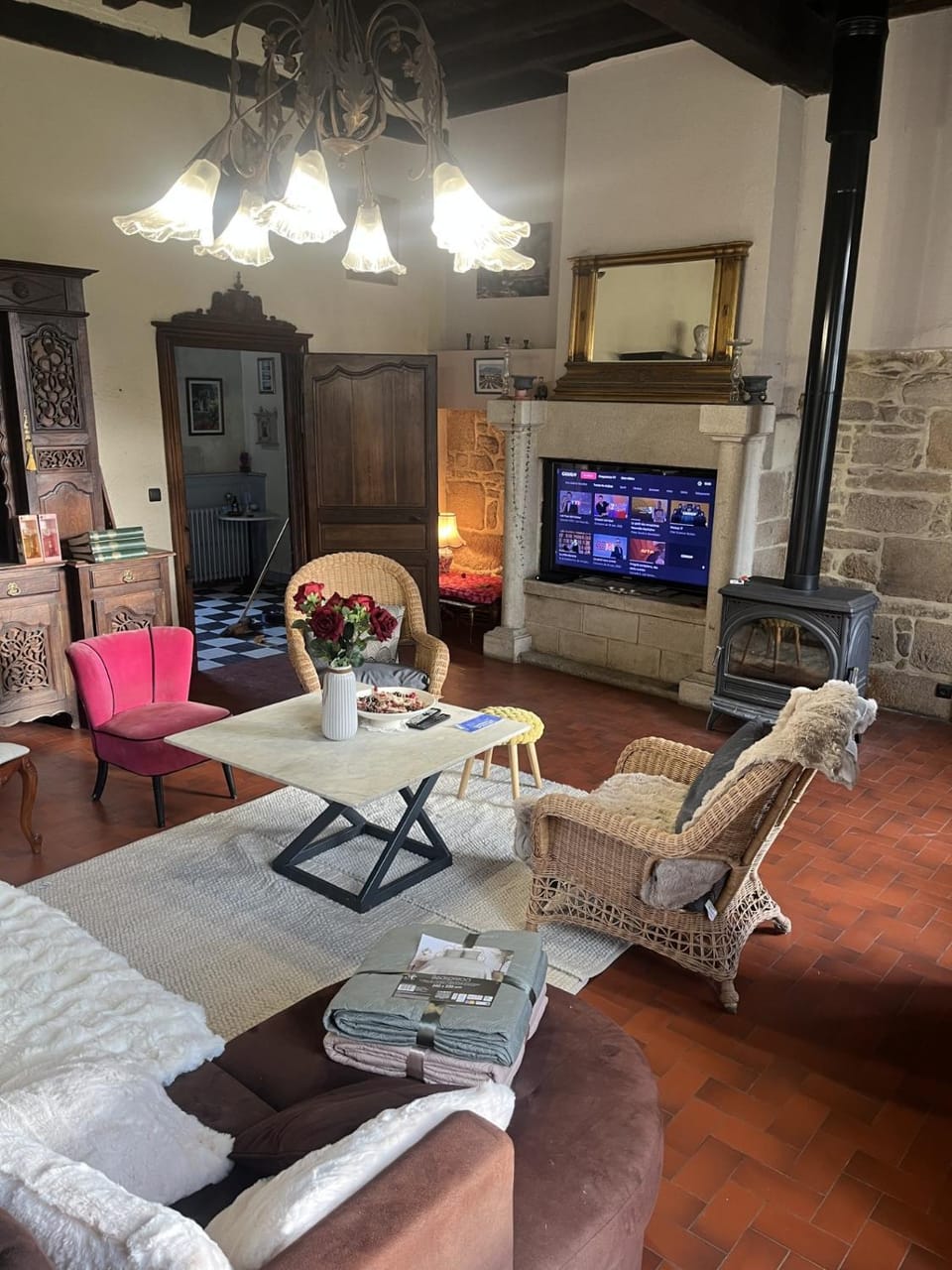 Communal lounge/ TV room, TV and multimedia, Living room, Seating area