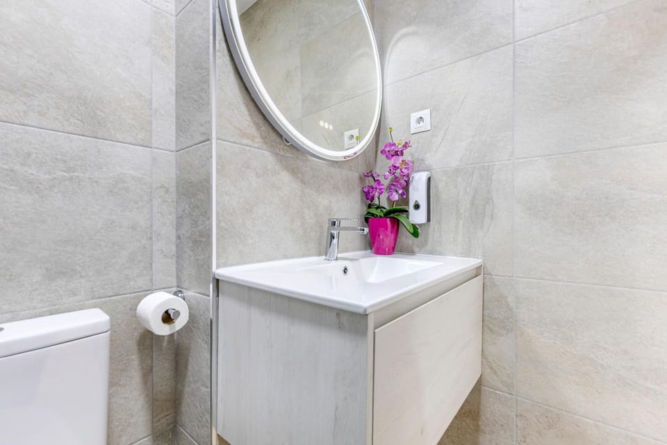 "Espacio Norma 1" con 1 Hab, AC & SmartTV en Las Ventas Apartment in Madrid