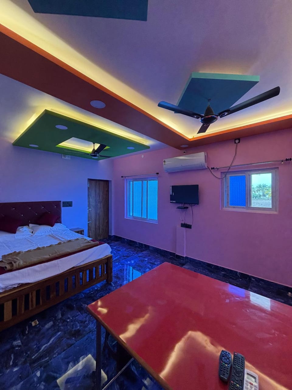 Bed, TV and multimedia