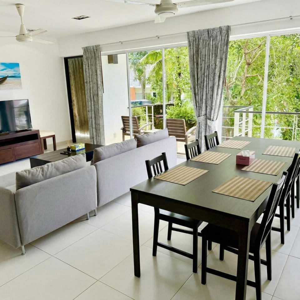 Kamala Hills Ocean Breeze 3 Bedroom Loft with Access to 3 Pools Apartment in Kamala