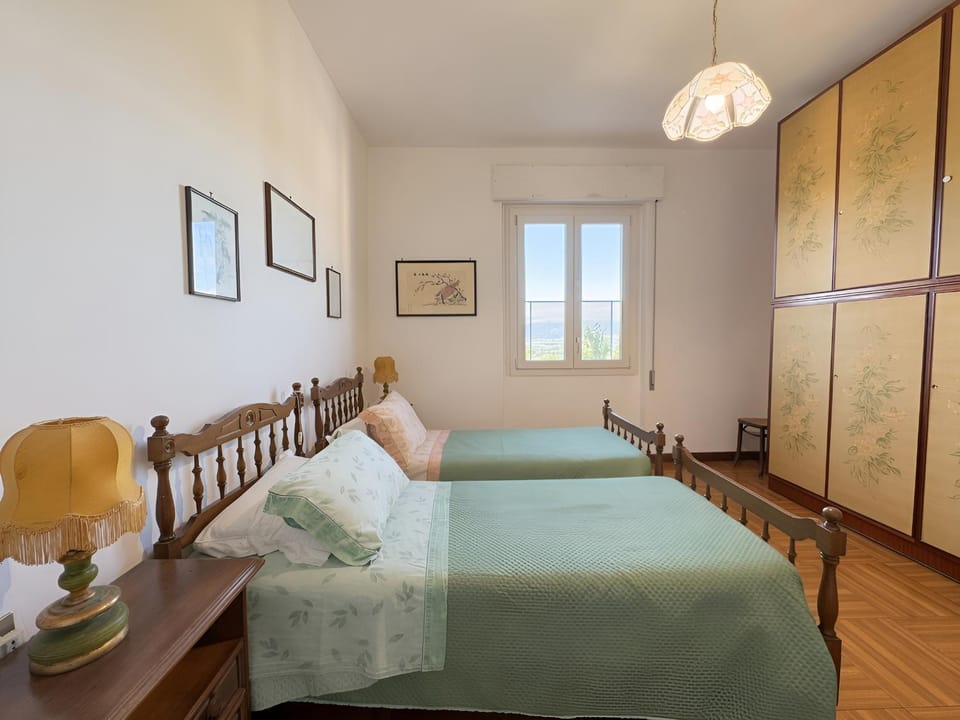Bed, Photo of the whole room, Bedroom, City view, heating, wardrobe